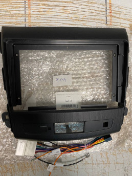 Переходная рамка Mitsubishi Outlander 2 CW0W (2005-2013) / Citroen C-Crosser 1 (2007-2013) / Peugeot 4007 (2007-2012) Тип-A (9") Текстурная